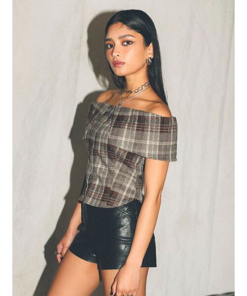 EVRIS（エヴリス）の「チェックオフショルブラウス（シャツ/ブラウス・レディース・ブラウン/ブラック・FREE）」の15枚目の写真