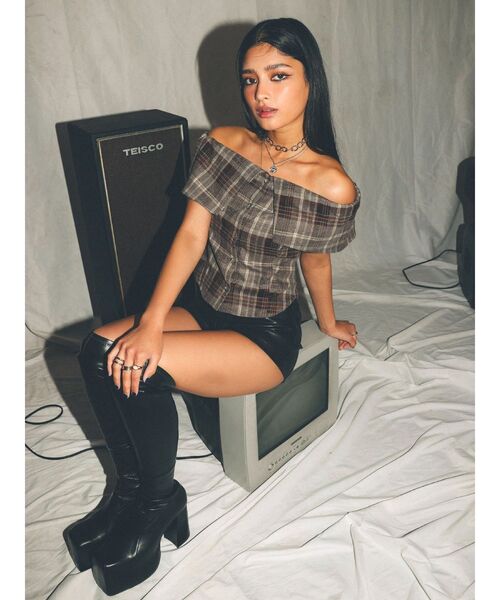 EVRIS（エヴリス）の「チェックオフショルブラウス（シャツ/ブラウス・レディース・ブラウン/ブラック・FREE）」の17枚目の写真