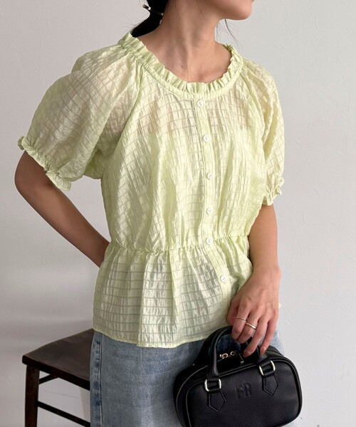 fredy emue(フレディエミュ)の「クロップドペプラムブラウス(シャツ/ブラウス・レディース・ライトグリーン/ブラック/オフホワイト・38)」の2枚目の写真