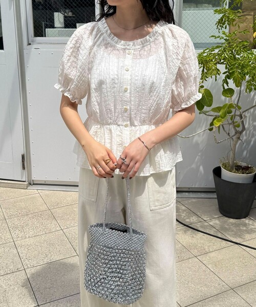 fredy emue(フレディエミュ)の「クロップドペプラムブラウス(シャツ/ブラウス・レディース・ライトグリーン/ブラック/オフホワイト・38)」の7枚目の写真