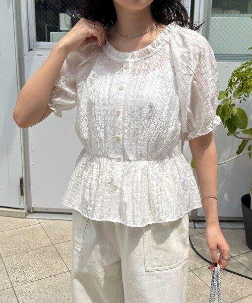 fredy emue(フレディエミュ)の「クロップドペプラムブラウス(シャツ/ブラウス・レディース・ライトグリーン/ブラック/オフホワイト・38)」の10枚目の写真