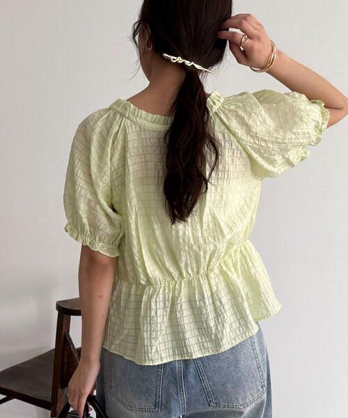 fredy emue(フレディエミュ)の「クロップドペプラムブラウス(シャツ/ブラウス・レディース・ライトグリーン/ブラック/オフホワイト・38)」の17枚目の写真