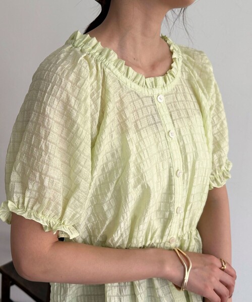 fredy emue(フレディエミュ)の「クロップドペプラムブラウス(シャツ/ブラウス・レディース・ライトグリーン/ブラック/オフホワイト・38)」の19枚目の写真