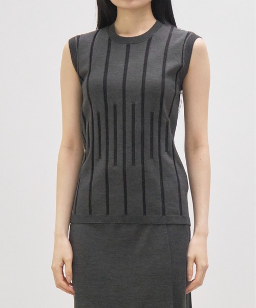 CINOH(チノ)の「【CINOH/チノ】別注 Washable Silk Sleeveless Tops/ウォッシャブルシルクノースリーブトップス(ニット/セーター・レディース・ブラック/ブルー/キナリ/チャコールグレー・FREE)」の4枚目の写真