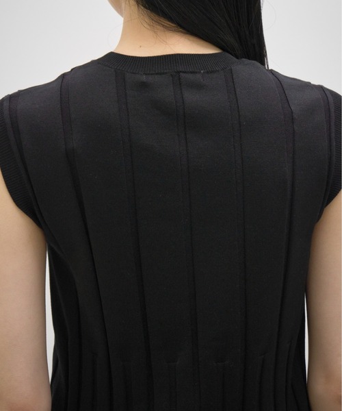 CINOH(チノ)の「【CINOH/チノ】別注 Washable Silk Sleeveless Tops/ウォッシャブルシルクノースリーブトップス(ニット/セーター・レディース・ブラック/ブルー/キナリ/チャコールグレー・FREE)」の15枚目の写真