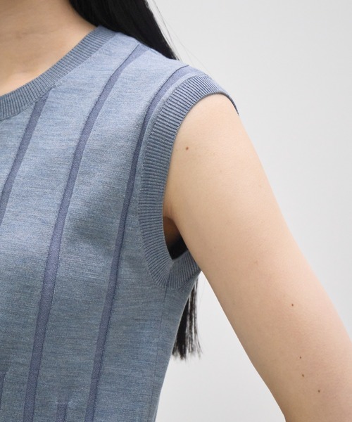 CINOH(チノ)の「【CINOH/チノ】別注 Washable Silk Sleeveless Tops/ウォッシャブルシルクノースリーブトップス(ニット/セーター・レディース・ブラック/ブルー/キナリ/チャコールグレー・FREE)」の10枚目の写真