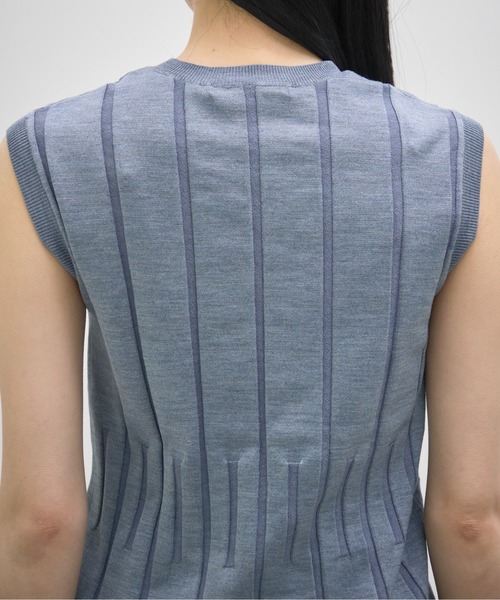 CINOH(チノ)の「【CINOH/チノ】別注 Washable Silk Sleeveless Tops/ウォッシャブルシルクノースリーブトップス(ニット/セーター・レディース・ブラック/ブルー/キナリ/チャコールグレー・FREE)」の11枚目の写真
