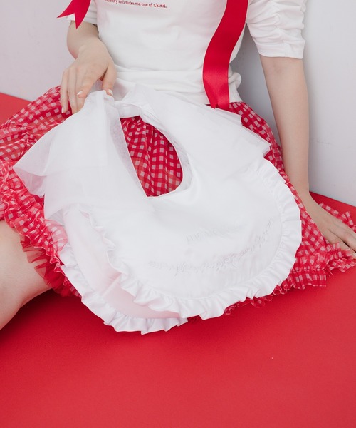 monepine フリルハンドルバッグ　ホワイト　かきぶちももの monepine（モネピネ）の「frill handle bag/フリルハンドルバッグ