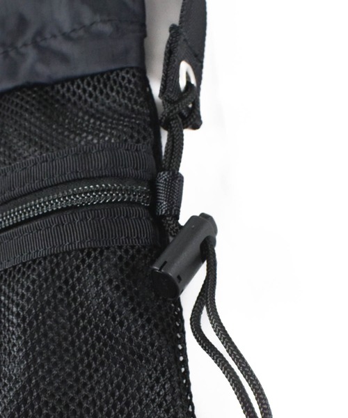 FREDRIK PACKERS(フレドリックパッカーズ)の「【FREDRIK PACKERS】BELL SACK <S> ベル サック Sサイズ ショルダーバッグ(ショルダーバッグ・レディース・ダークベージュ/ブラック・SMALL)」の4枚目の写真