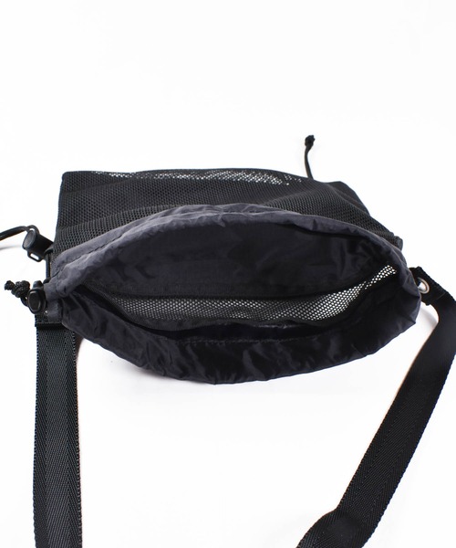 FREDRIK PACKERS(フレドリックパッカーズ)の「【FREDRIK PACKERS】BELL SACK <S> ベル サック Sサイズ ショルダーバッグ(ショルダーバッグ・レディース・ダークベージュ/ブラック・SMALL)」の10枚目の写真