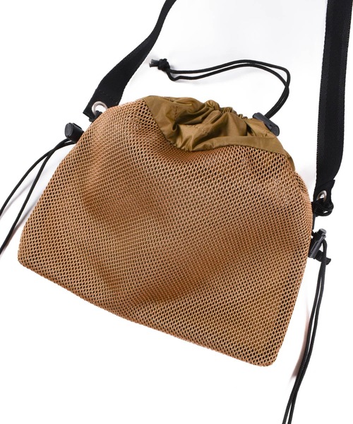 FREDRIK PACKERS(フレドリックパッカーズ)の「【FREDRIK PACKERS】BELL SACK <S> ベル サック Sサイズ ショルダーバッグ(ショルダーバッグ・レディース・ダークベージュ/ブラック・SMALL)」の14枚目の写真