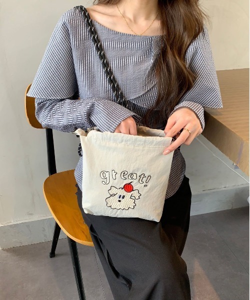 FREE STYLISTS(フリー スタイリスト)の「Y2K ミニサコッシュ ショルダーバッグ(ショルダーバッグ・レディース・イエロー/レッド/オフホワイト/グレー/ブラック/ブラック系その他/グレー系その他/ベージュ/ブルー/グリーン/ブラック系その他3/ホワイト系その他3/ブラック系その他5/ブラック系その他4/ホワイト系その他/ホワイト系その他2/ブラウン/ブラック系その他2/グレー系その他2/グリーン系その他/ホワイト系その他4・FREE)」の12枚目の写真