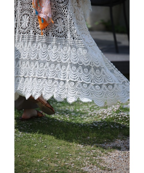 cawaii（カワイイ）の「美しい柄を纏うクロシェロングカーディガン（カーディガン/ボレロ・レディース・ベージュ・FREE）」の13枚目の写真