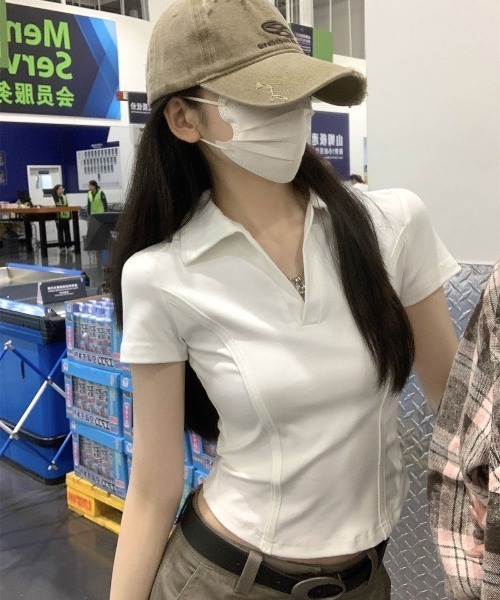 ROOPTOKYO(ループトウキョウ)の「Curved line polo design cut and sewn / カーブライン ポロデザインカットソー(Tシャツ/カットソー・レディース・ブラック/グレー/ホワイト・FREE)」の1枚目の写真
