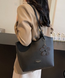 フラワー チャーム付き レザー調 クラシカル トートバッグ
