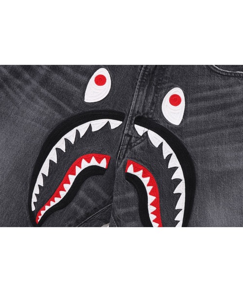 SHARK LOOSE FIT 13 OZ DENIM PANTS（デニムパンツ）｜A BATHING APE