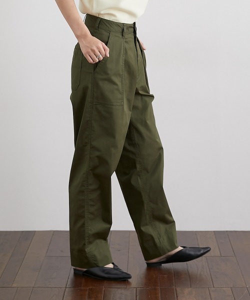 nissen（ニッセン）の「ワンタックストレッチベイカーパンツ（カーゴパンツ・レディース・ライトベージュ/グリーン・マルチサイズ）」の12枚目の写真