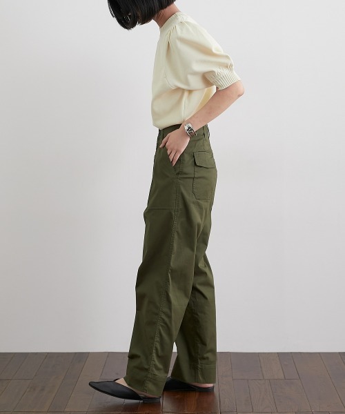 nissen（ニッセン）の「ワンタックストレッチベイカーパンツ（カーゴパンツ・レディース・ライトベージュ/グリーン・マルチサイズ）」の5枚目の写真