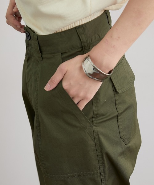 nissen（ニッセン）の「ワンタックストレッチベイカーパンツ（カーゴパンツ・レディース・ライトベージュ/グリーン・マルチサイズ）」の19枚目の写真