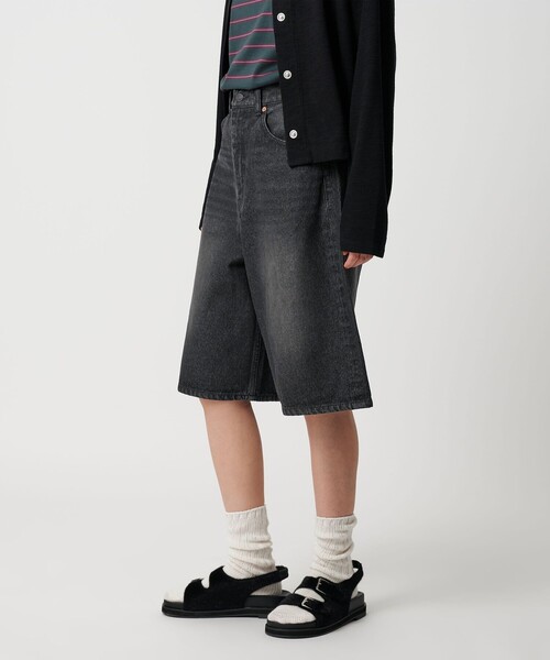 CITEN（シテン）の「＜CITEN＞バギーデニムハーフパンツ（デニムパンツ・レディース・ブラック/ライトブルー・M/S）」の4枚目の写真