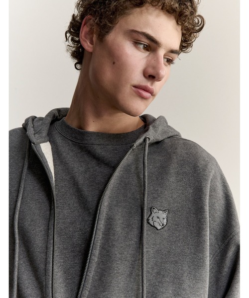 Maison Kitsune(メゾンキツネ)の「FOX HEAD ZIPPED OVERSIZE HOODIE(パーカー・メンズ・ブラック/チャコール/ネイビー/ダークグレー/ベビーピンク・XL/L/M/S/XS)」の15枚目の写真