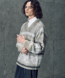 CASPER JOHN（キャスパージョン）の「Gradation mix multi border v-neck knit / グラデーションミックスマルチボーダーVネックニット（ニット/セーター・メンズ）」