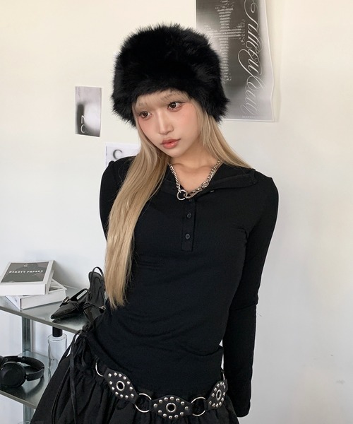 lilful(リルフル)の「ボリューミーフェイクファーハット ロシアン帽(ニットキャップ/ビーニー・レディース・ブラック/ホワイト・F)」の6枚目の写真
