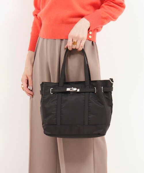 MICO COULIER（ミコクリエ）の「2WAYベルトトートバッグ（トートバッグ・レディース・ブラック/グレイッシュベージュ・FREE）」の3枚目の写真