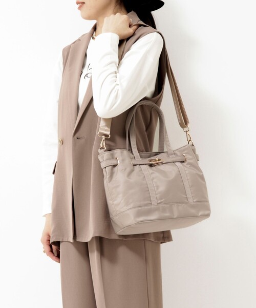 MICO COULIER（ミコクリエ）の「2WAYベルトトートバッグ（トートバッグ・レディース・ブラック/グレイッシュベージュ・FREE）」の12枚目の写真