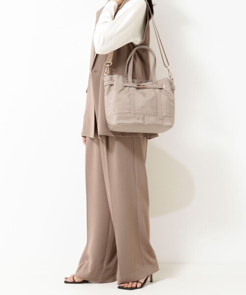 MICO COULIER（ミコクリエ）の「2WAYベルトトートバッグ（トートバッグ・レディース・ブラック/グレイッシュベージュ・FREE）」の13枚目の写真