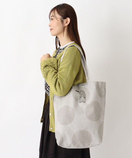 one'sterrace(ワンズテラス)の「刺繍A4トート オルソ(トートバッグ・レディース・グレー系4・99)」の3枚目の写真