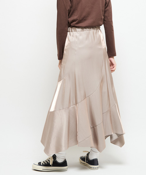 CONVERSE TOKYO(コンバーストウキョウ)の「SATIN SPIRAL SKIRT(スカート・レディース・グレー/ベージュ・FREE)」の11枚目の写真