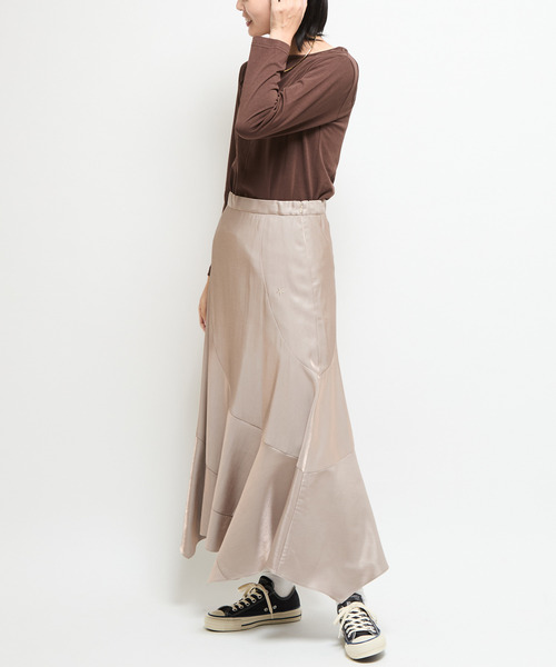 CONVERSE TOKYO(コンバーストウキョウ)の「SATIN SPIRAL SKIRT(スカート・レディース・グレー/ベージュ・FREE)」の6枚目の写真