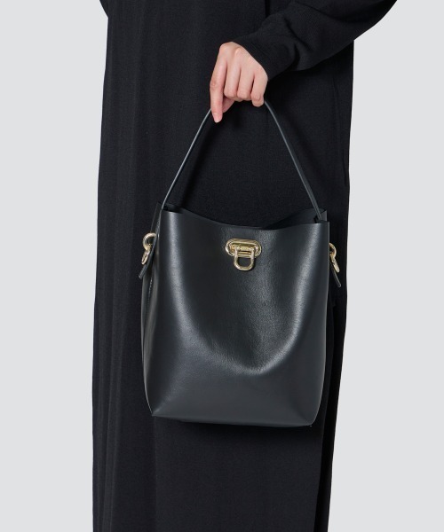 PELLICO（ペリーコ）の「ANELLI TURNLOCK GRANDE バッグ BLACK