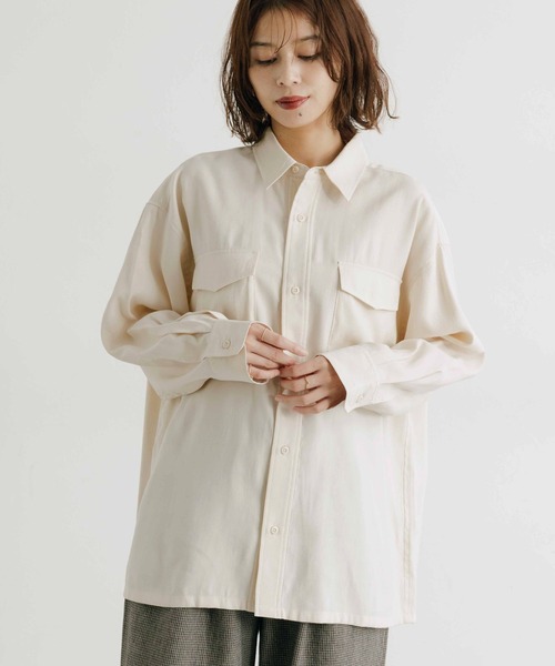 studio CLIP（スタディオクリップ）の「フィブリルツイルポケットシャツ（シャツ/ブラウス・レディース・アイボリー/カーキ/モカ・FREE）」の3枚目の写真