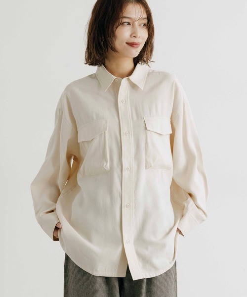 studio CLIP（スタディオクリップ）の「フィブリルツイルポケットシャツ（シャツ/ブラウス・レディース・アイボリー/カーキ/モカ・FREE）」の4枚目の写真