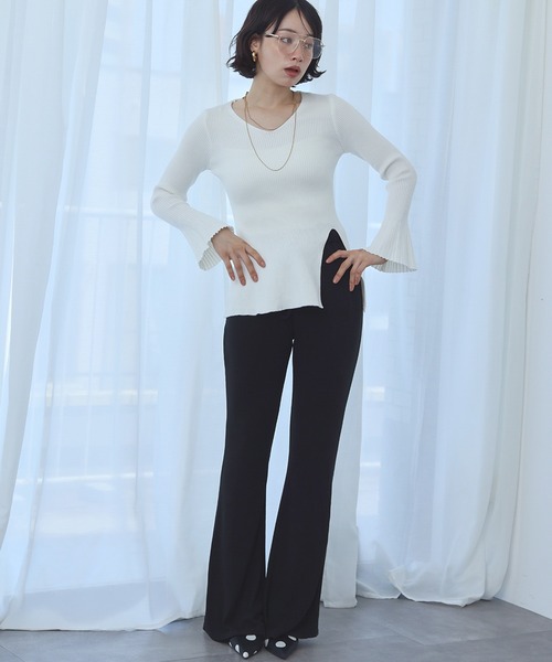 Ampirula(アンピルーラ)の「ウエストゴム フレアパンツ ストレッチ リラックス(その他パンツ・レディース・ブラック/チャコールグレー・FREE)」の4枚目の写真