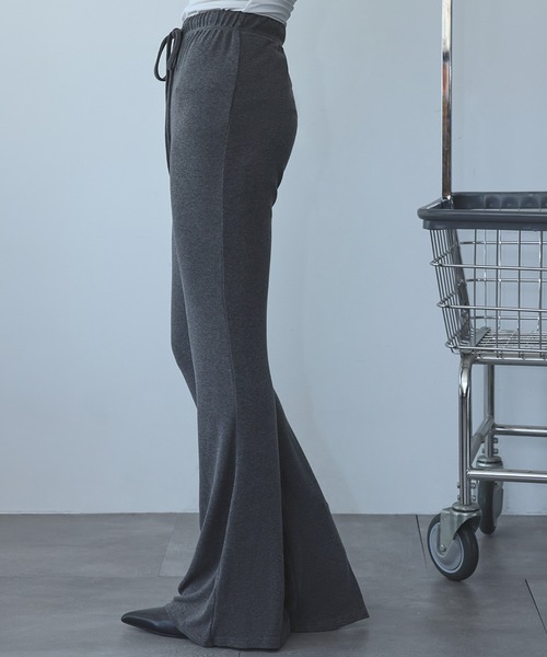 Ampirula(アンピルーラ)の「ウエストゴム フレアパンツ ストレッチ リラックス(その他パンツ・レディース・ブラック/チャコールグレー・FREE)」の15枚目の写真