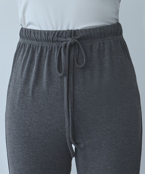 Ampirula(アンピルーラ)の「ウエストゴム フレアパンツ ストレッチ リラックス(その他パンツ・レディース・ブラック/チャコールグレー・FREE)」の17枚目の写真