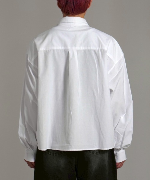 Chikashitsu +（チカシツプラス）の「【Chikashitsu +】cropped basic shirt / 【チカシツプラス】クロップドベーシック長袖シャツ <着用動画あり>（シャツ/ブラウス・メンズ・ホワイト/ブラック/スカイブルー/グレー・ONE SIZE）」の10枚目の写真