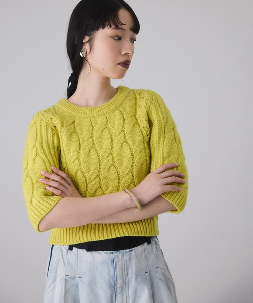 ADAM ET ROPE'（アダムエロペ）の「【サステナブル】ケーブルハーフスリーブニット（ニット/セーター・レディース・イエロー系その他/チャコールグレー/オフホワイト・FREE）」の3枚目の写真