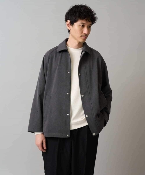 a.v.v(アーヴェヴェ)の「【洗濯機で洗える】ラグランスリーブショートブルゾン(その他アウター・メンズ・チャコールグレー/ライトブラウン・46/48)」の1枚目の写真