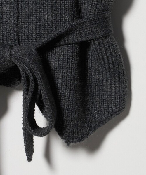 WRAPINKNOT（ラッピンノット）の「＜WRAPINKNOT＞ニット ベスト（ベスト・レディース・ダークグレー・0）」の5枚目の写真