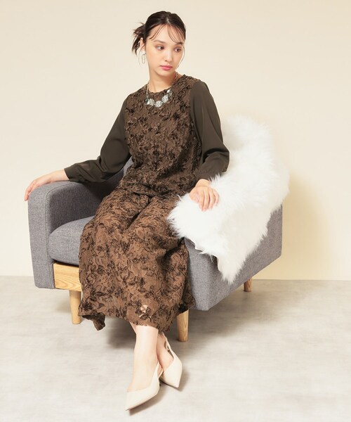 Sunauna(スーナウーナ)の「【モールレース/セットアップ可】パフスリーブブラウス(シャツ/ブラウス・レディース・オフホワイト/ブラック/ダークウッド・38/40)」の14枚目の写真