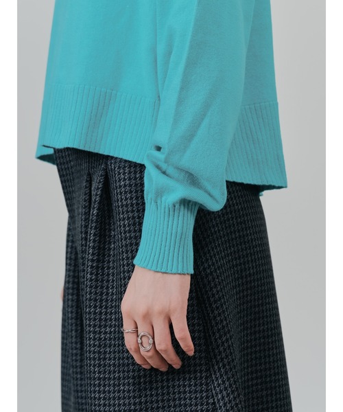 TEVALT（ヴァレット）の「バックスリットカシミアニットトップス（ニット/セーター・レディース・ネイビー/ライトグレー/レッド/グリーン・38）」の14枚目の写真