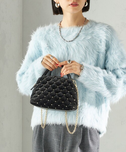 SHIPS（シップス）の「ポリエステル ベロア キルティング バッグ（ショルダーバッグ・レディース・ブラック・ONE SIZE）」の3枚目の写真