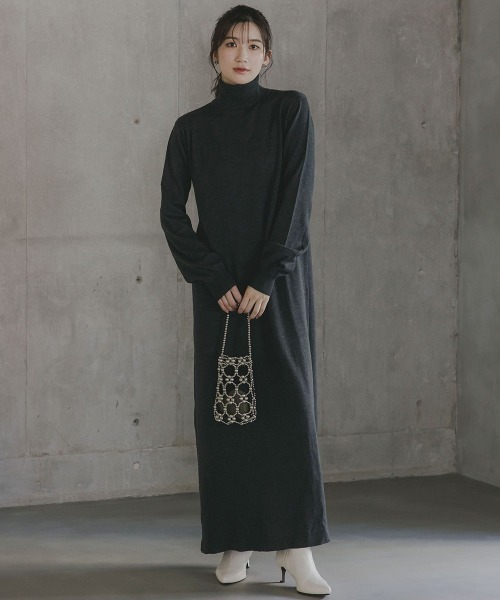 slattgir(スラットジール)の「高身長 ハイネックニットワンピース(トールサイズ)Essenave(ワンピース・レディース・グレイッシュベージュ/ブラック/チャコールグレー・TM/TL/TLL/T3L/T4L/T5L)」の7枚目の写真