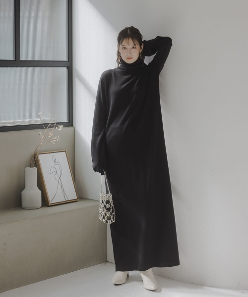 slattgir(スラットジール)の「高身長 ハイネックニットワンピース(トールサイズ)Essenave(ワンピース・レディース・グレイッシュベージュ/ブラック/チャコールグレー・TM/TL/TLL/T3L/T4L/T5L)」の12枚目の写真