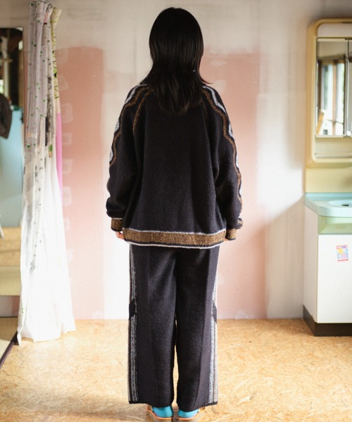 PAMM（パム）の「ホームウェアのニットトラックジャケット（ニット/セーター・レディース・ブラック/ダークブラウン/ホワイト・2/3）」の18枚目の写真