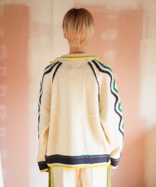 PAMM（パム）の「ホームウェアのニットトラックジャケット（ニット/セーター・レディース・ブラック/ダークブラウン/ホワイト・2/3）」の6枚目の写真